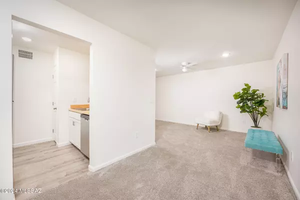 Tucson, AZ 85712,1600 N Wilmot RD #257