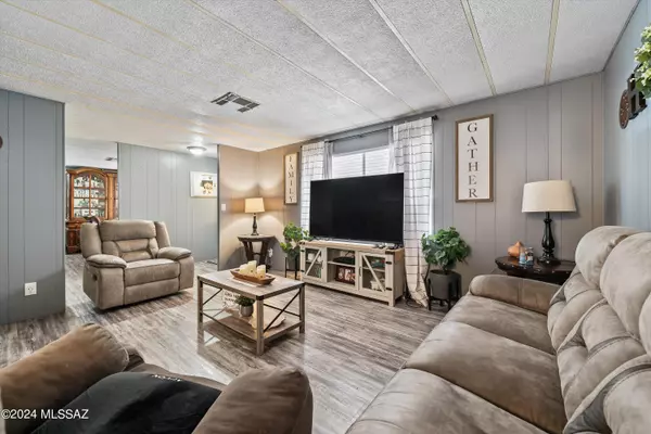 Tucson, AZ 85713,5562 W Circle Z ST