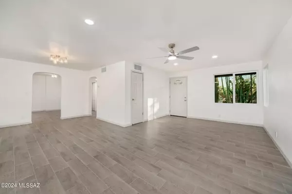 Tucson, AZ 85716,2525 E Lind RD