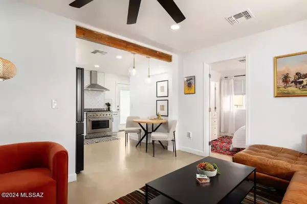 Tucson, AZ 85711,415 Desert Stravenue