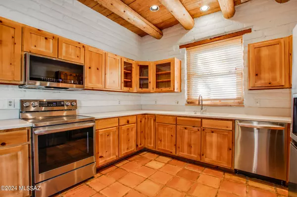 Vail, AZ 85641,916 S Houghton RD