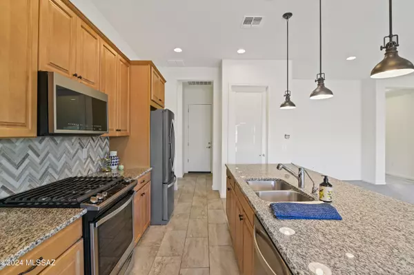 Oro Valley, AZ 85755,405 E Arizona Poppy DR