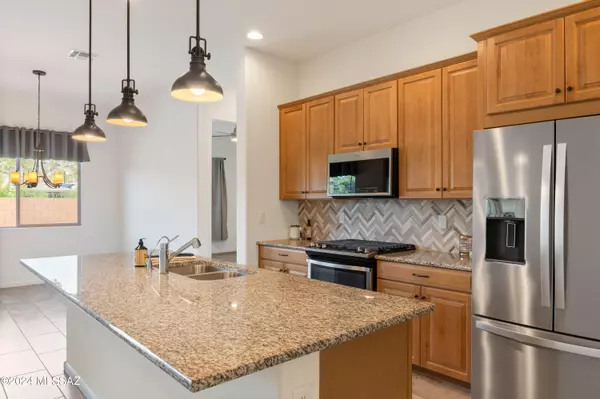 Oro Valley, AZ 85755,405 E Arizona Poppy DR