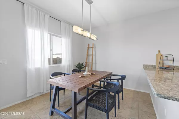 Corona De Tucson, AZ 85641,364 W RG Lee ST