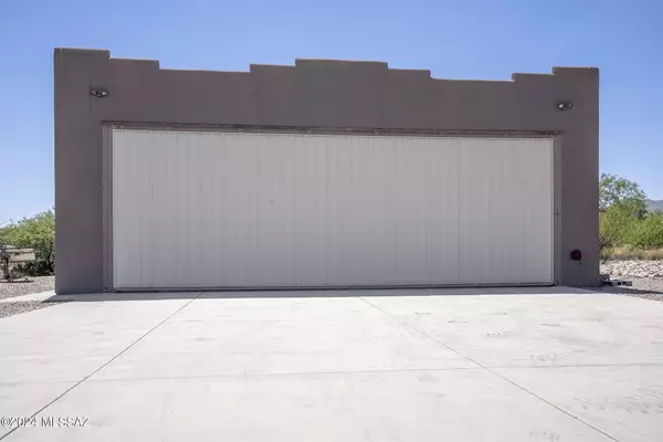 Sahuarita, AZ 85629,7235 W Lost Silver LN