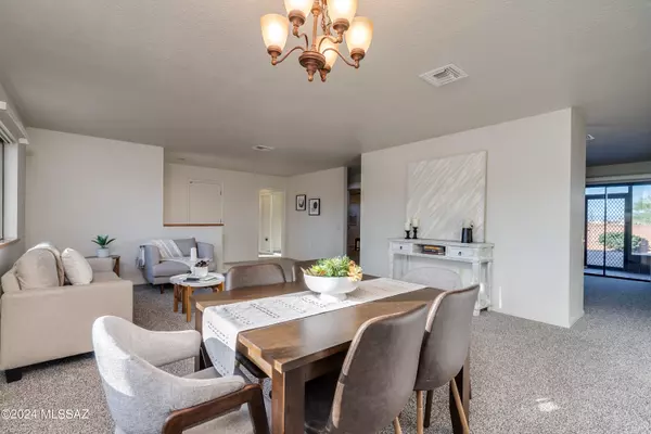 Green Valley, AZ 85614,120 N Candlelight DR