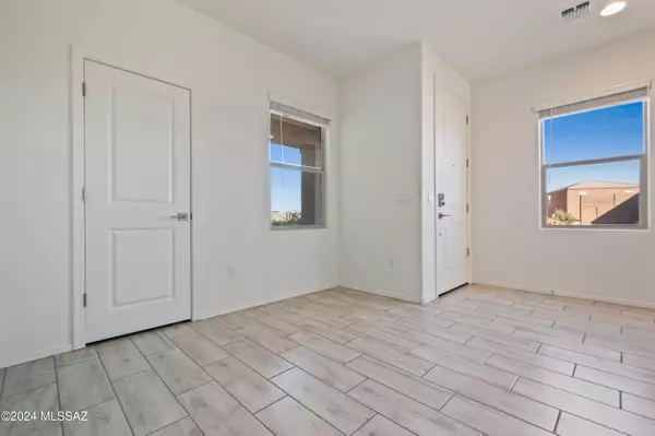 Sahuarita, AZ 85614,818 E Catwalk PL