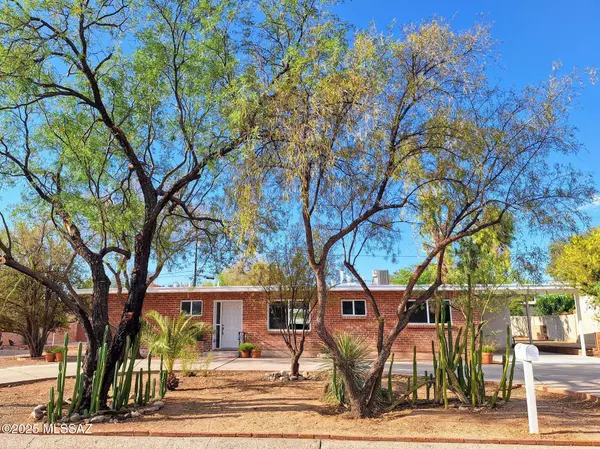 Tucson, AZ 85710,6932 E 4th ST