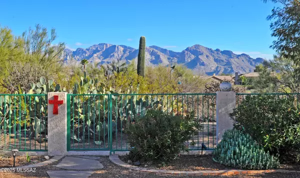 11060 N Divot DR, Oro Valley, AZ 85737