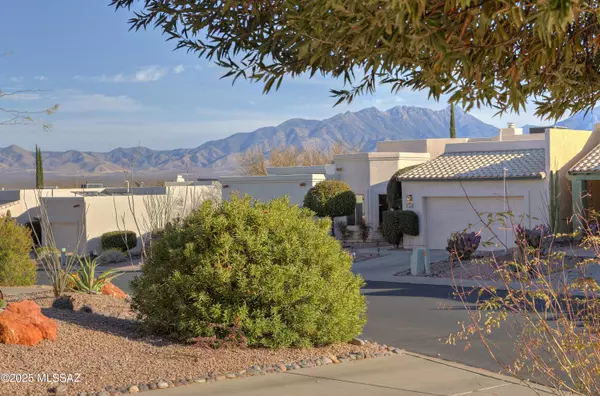 710 W Camino Del Bondadoso,  Green Valley,  AZ 85614