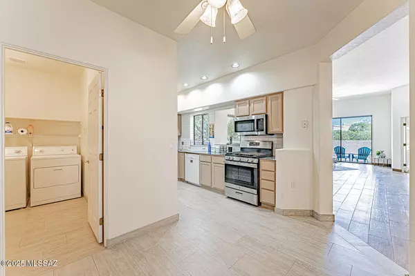 Green Valley, AZ 85614,710 W Camino Del Bondadoso