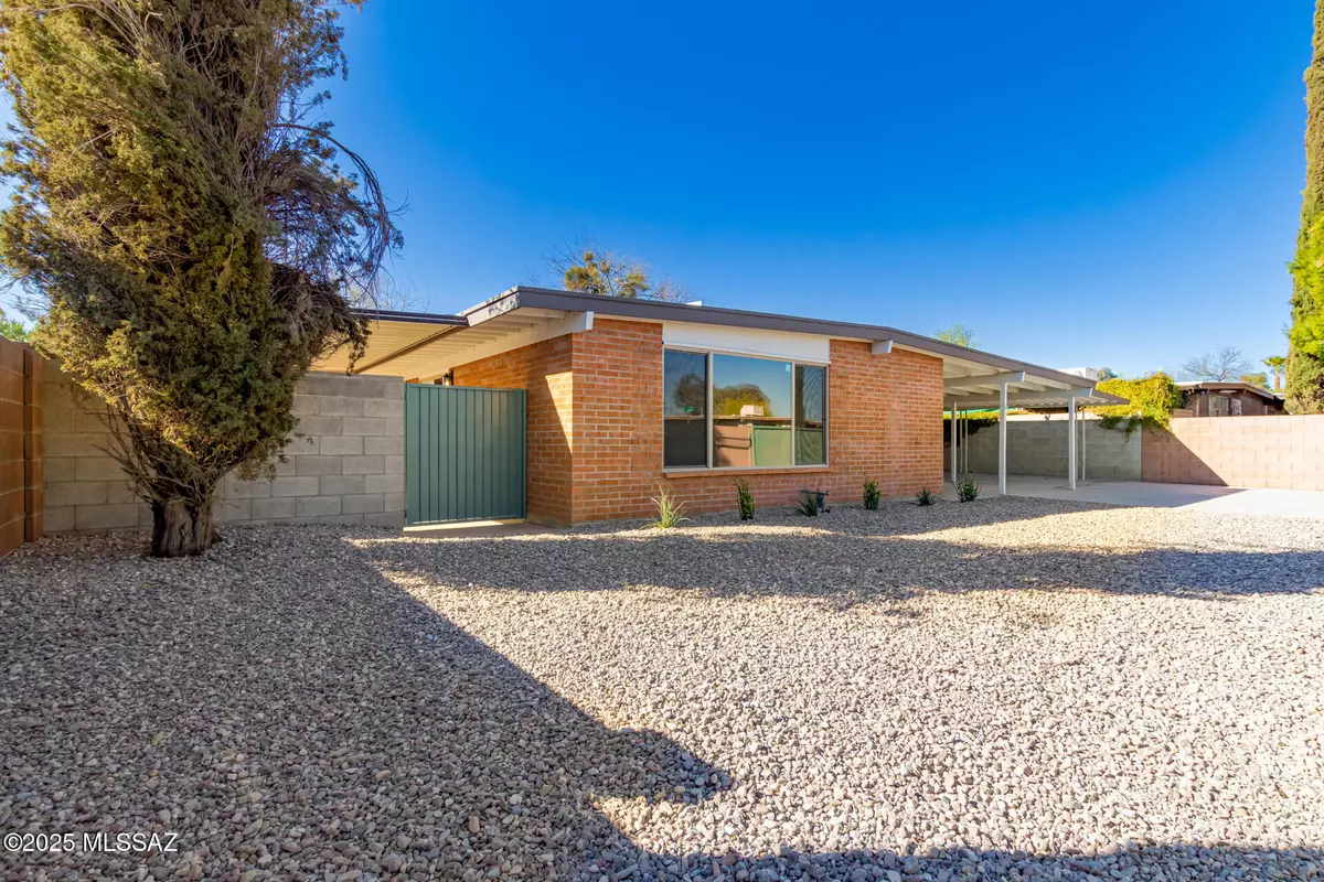 Tucson, AZ 85730,8232 E Victoria DR