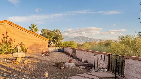 Green Valley, AZ 85622,2091 W Via Del Picamaderos