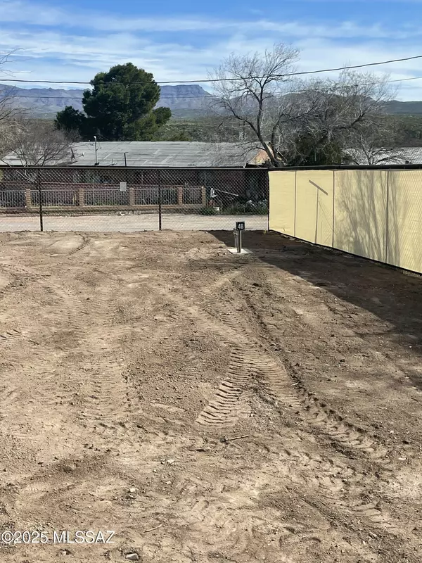 Mammoth, AZ 85618,111 E Dungan DR