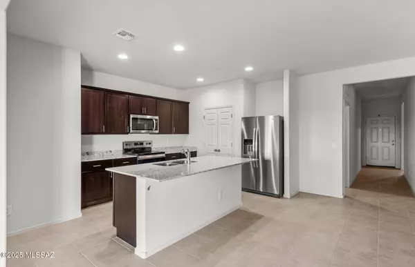 Sahuarita, AZ 85629,864 W Calle El Teclado