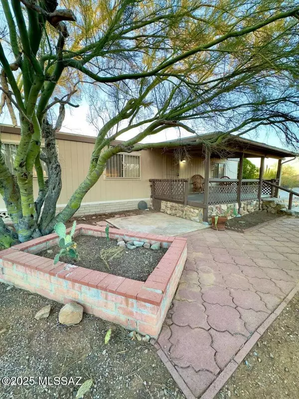 2300 S Hohokam DR,  Tucson,  AZ 85735