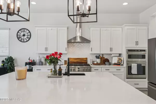 Oro Valley, AZ 85755,470 W Red Ribbon LN