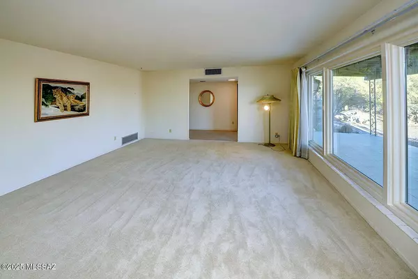 Tucson, AZ 85718,725 E Mescal PL