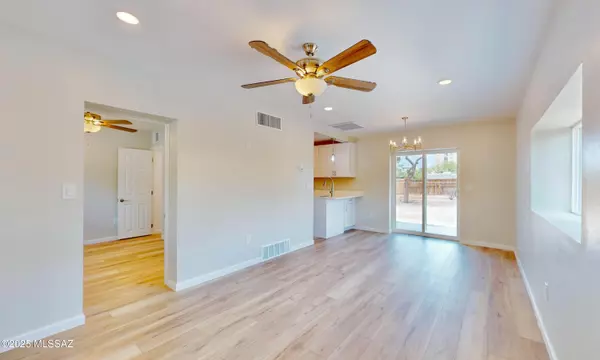Tucson, AZ 85711,3923 E 17th ST