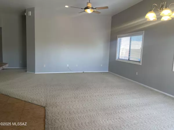 Tucson, AZ 85710,9454 E Lanterra CT