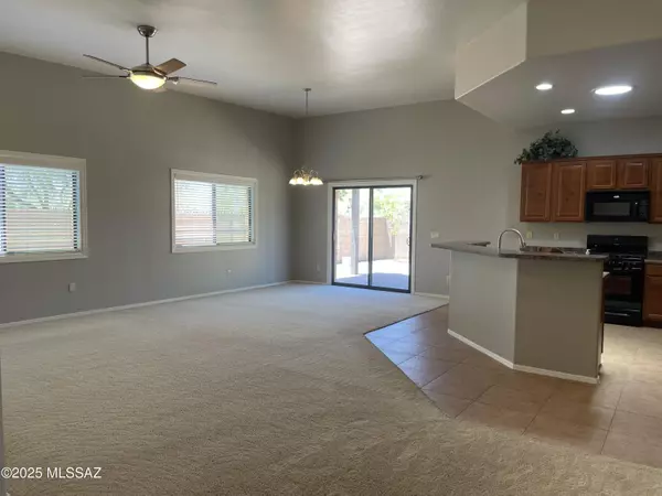Tucson, AZ 85710,9454 E Lanterra CT