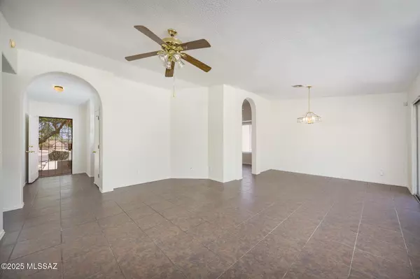 Tucson, AZ 85730,8876 E Apache Well PL