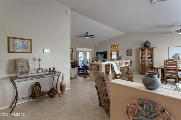 Green Valley, AZ 85622,1672 W Círculo De La Pinata