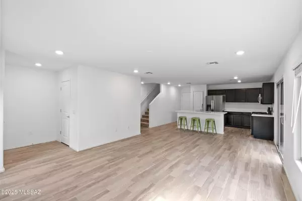 Tucson, AZ 85719,1008 E Descent ST