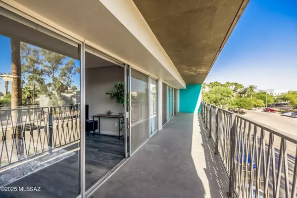 Tucson, AZ 85701,425 W Paseo Redondo 4G