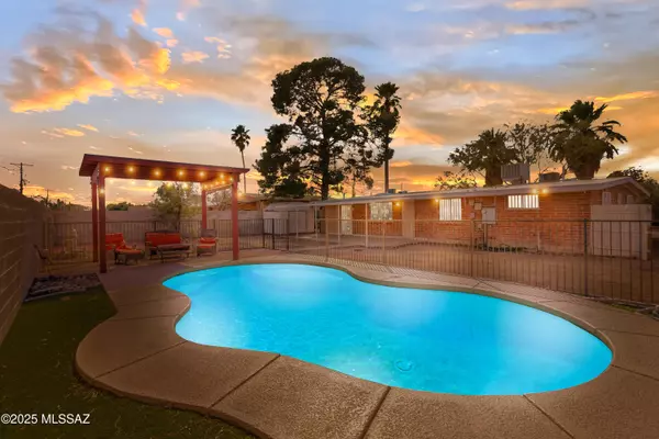 2101 S Farwell AVE,  Tucson,  AZ 85711