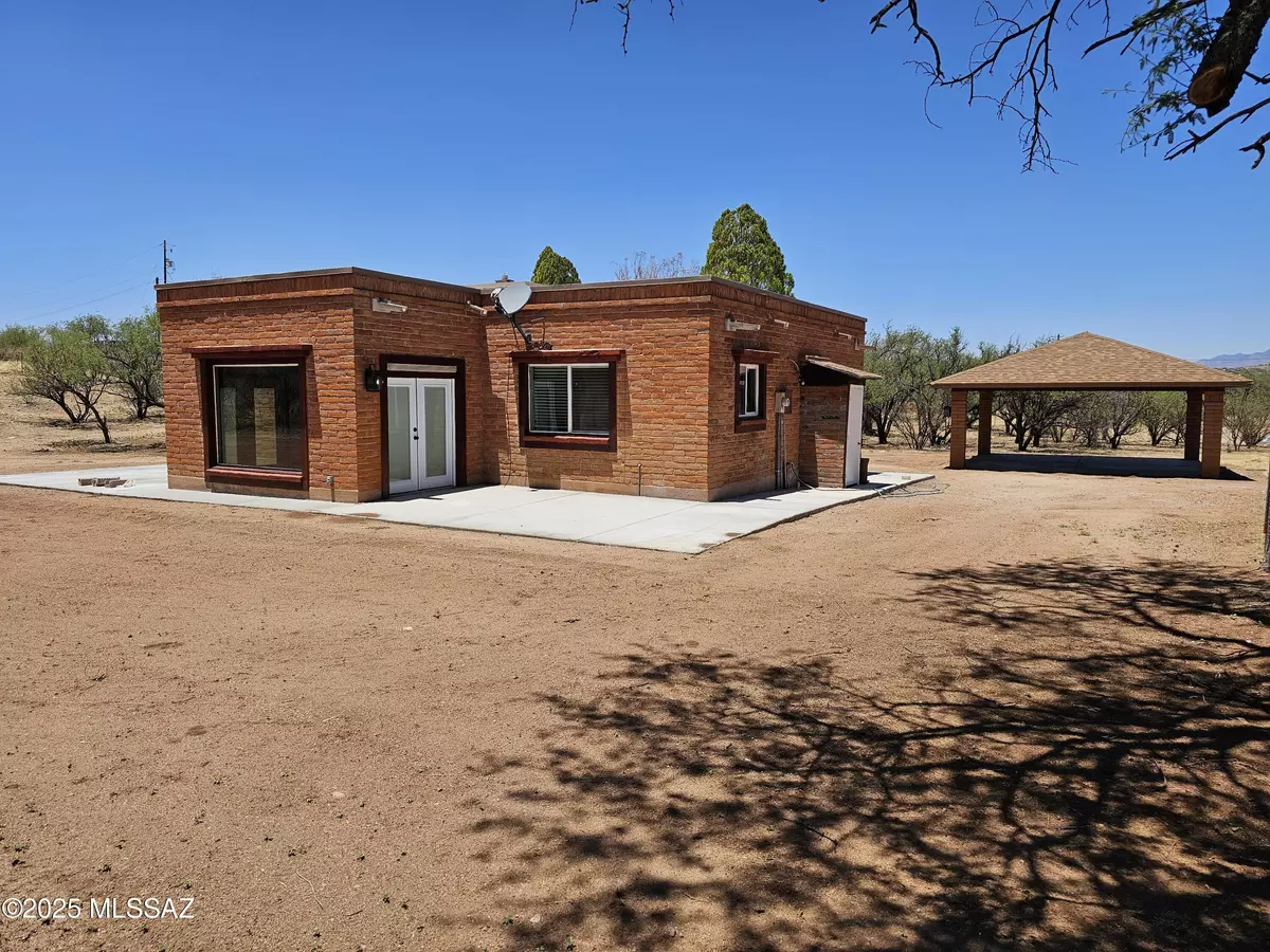 Nogales, AZ 85621,507 S River RD