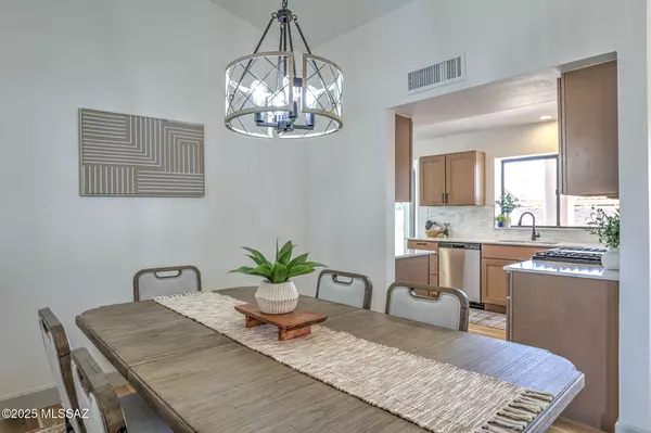 Oro Valley, AZ 85755,858 E Crown Ridge DR