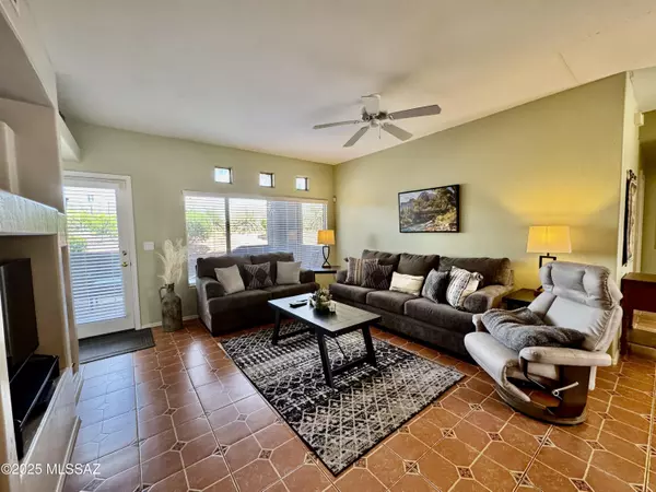 655 W Vistoso Highlands DR #102, Oro Valley, AZ 85755