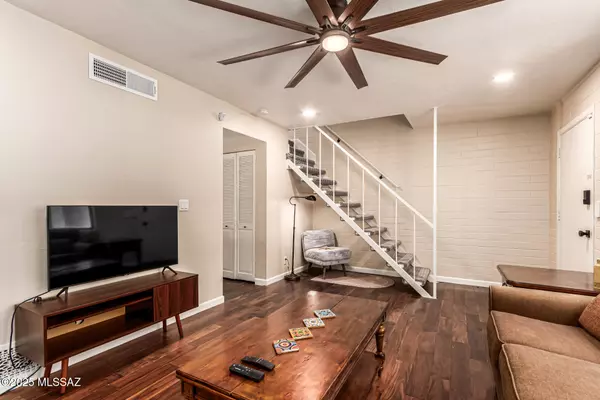 Tucson, AZ 85710,1354 S Avenida Polar #H8