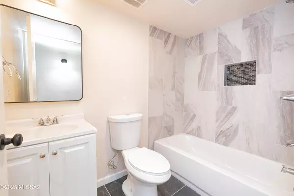 Tucson, AZ 85714,519 W Lincoln ST