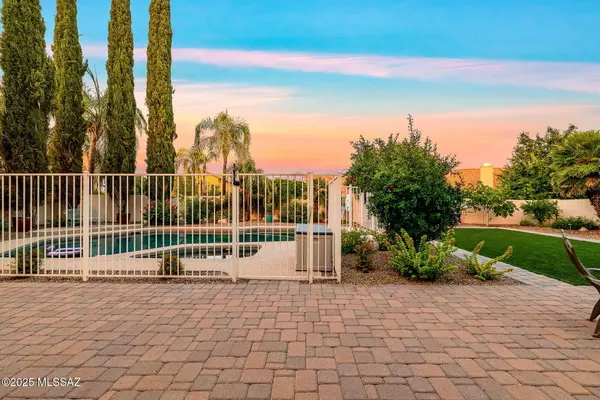 Oro Valley, AZ 85737,11880 N Gray Eagle AVE