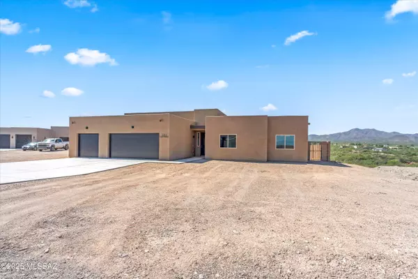 Vail, AZ 85641,1180 N Range Rider PL