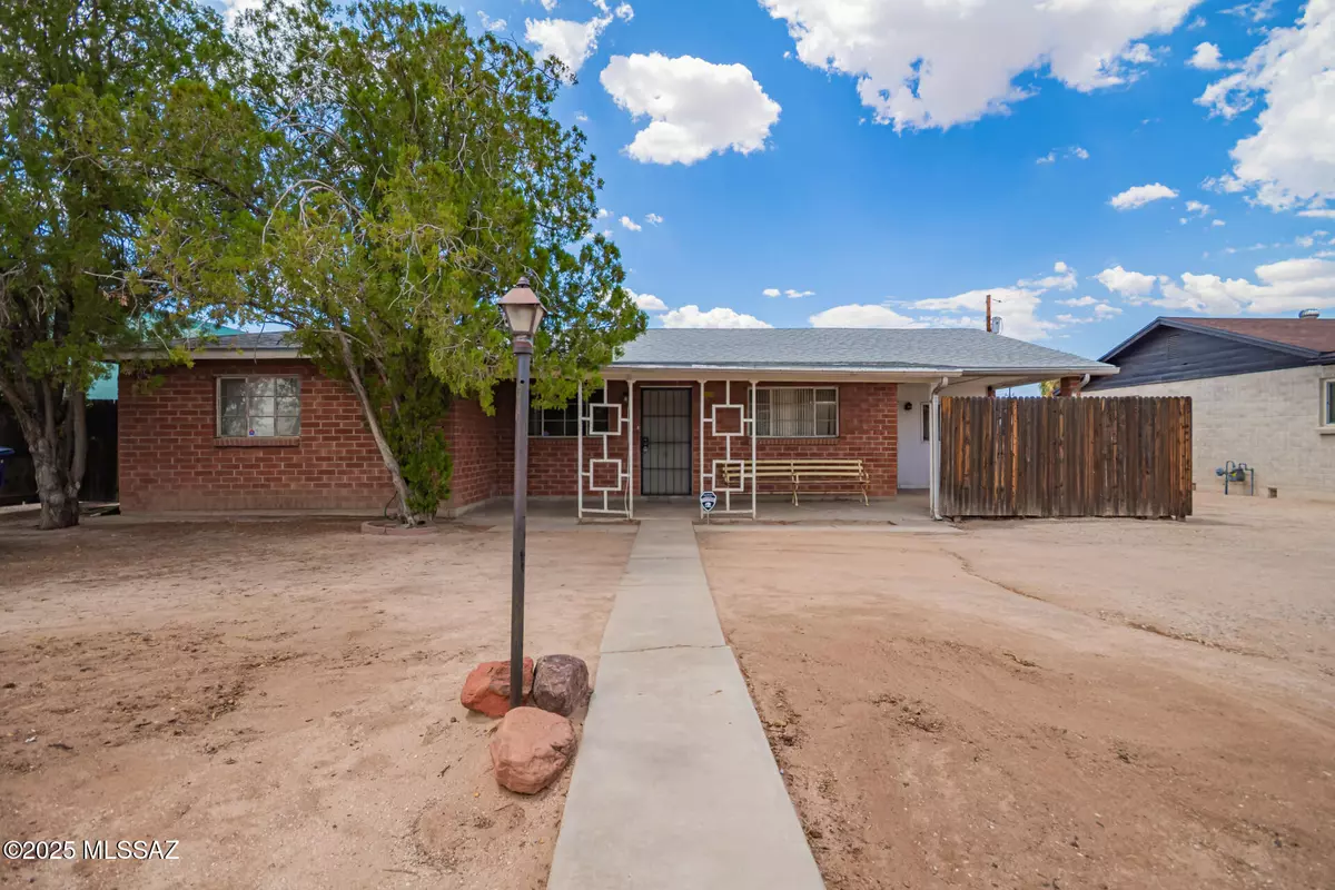 Tucson, AZ 85712,1137 N Rosemont BLVD