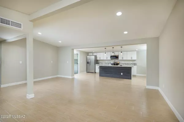 Tucson, AZ 85730,8442 E Pena Blanca DR