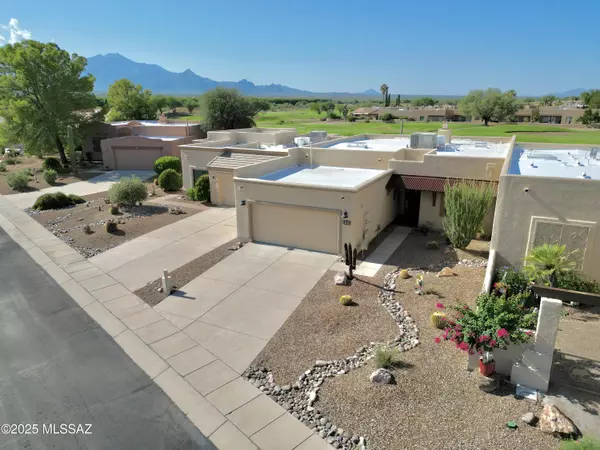 645 W Waterview DR, Green Valley, AZ 85614