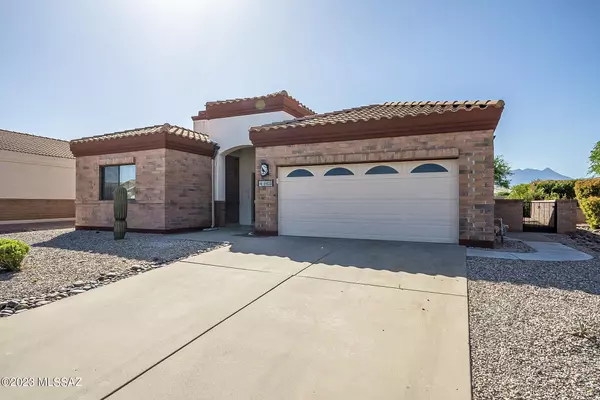 1425 N Bank Swallow RD, Green Valley, AZ 85614