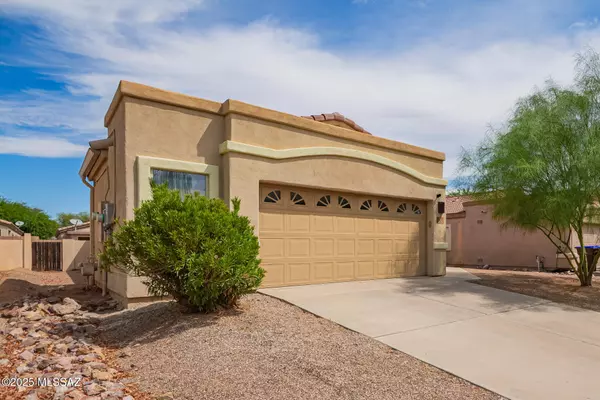 Sahuarita, AZ 85629,213 E Placita Nubes Blancas