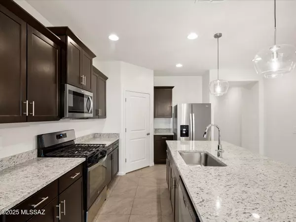 Sahuarita, AZ 85629,732 W Calle Cubeta