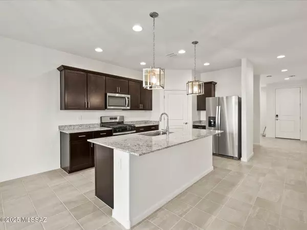 Sahuarita, AZ 85629,740 W Calle Cubeta