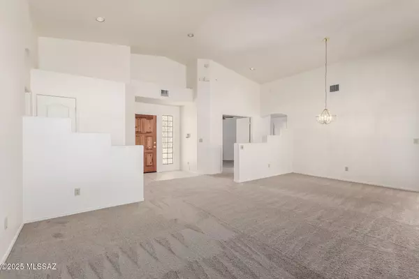 Tucson, AZ 85745,3252 W Flowering Cactus CT