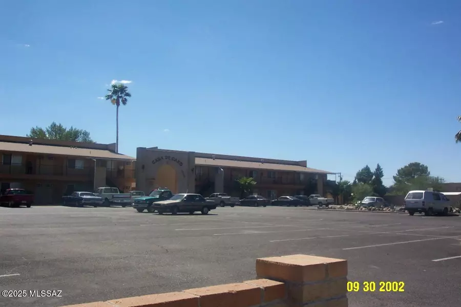 5240 E Bellevue ST, Tucson, AZ 85712