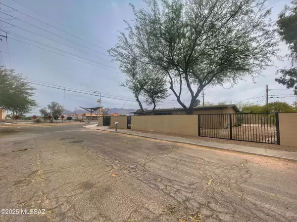 2330 N Los Altos AVE, Tucson, AZ 85705