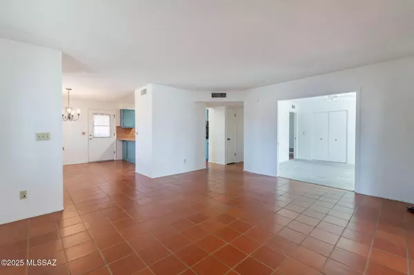 Green Valley, AZ 85614,160 E Los Mangos