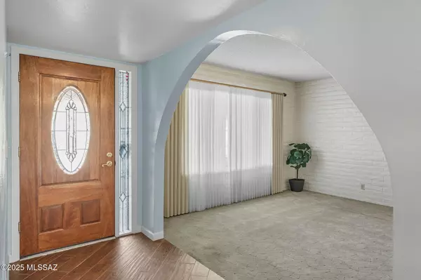 Tucson, AZ 85710,6730 E Rosewood CIR