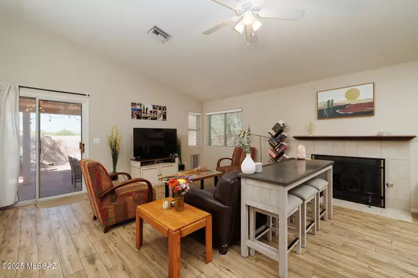 Tucson, AZ 85745,1333 N Thunder Ridge DR